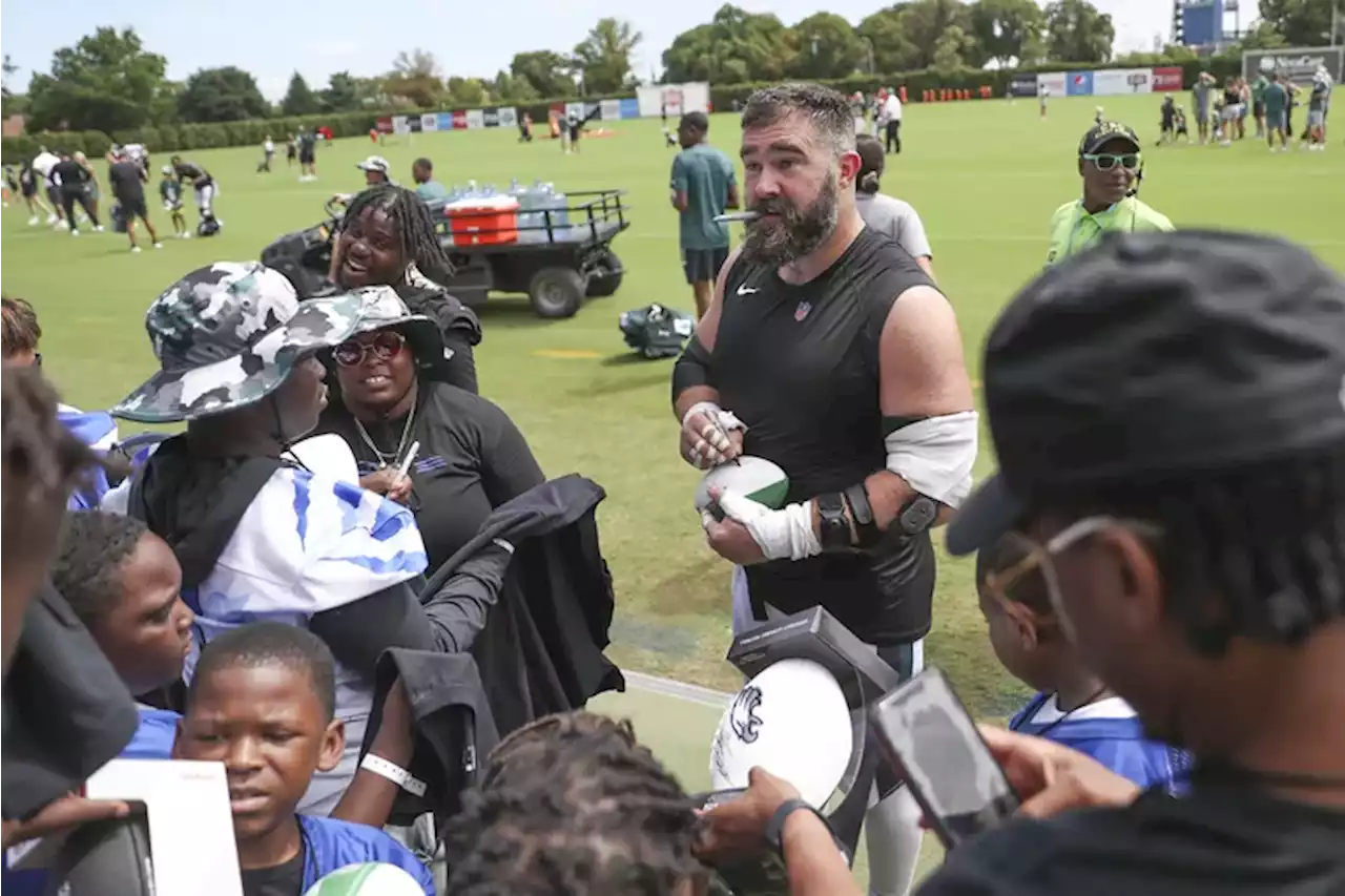 Eagles’ Jason Kelce to have ‘routine cleanout’ elbow surgery; source says he’ll return before opener