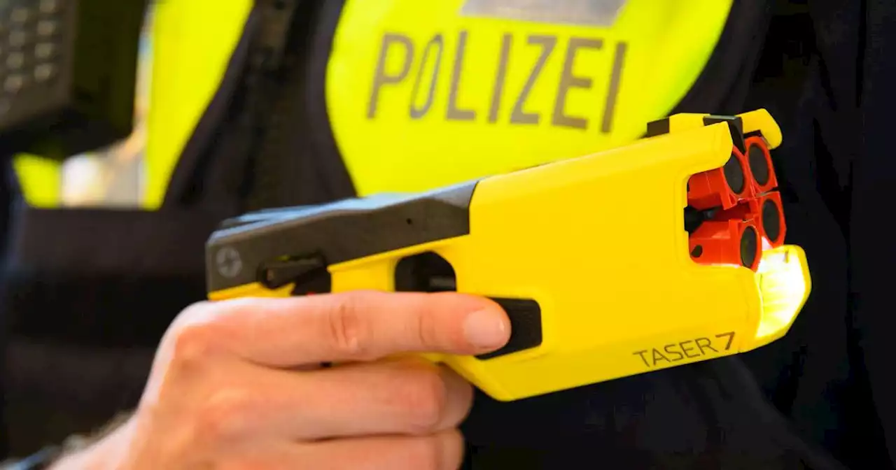 Pilotprojekt in NRW: Warum Polizisten zufrieden mit den Tasern sind