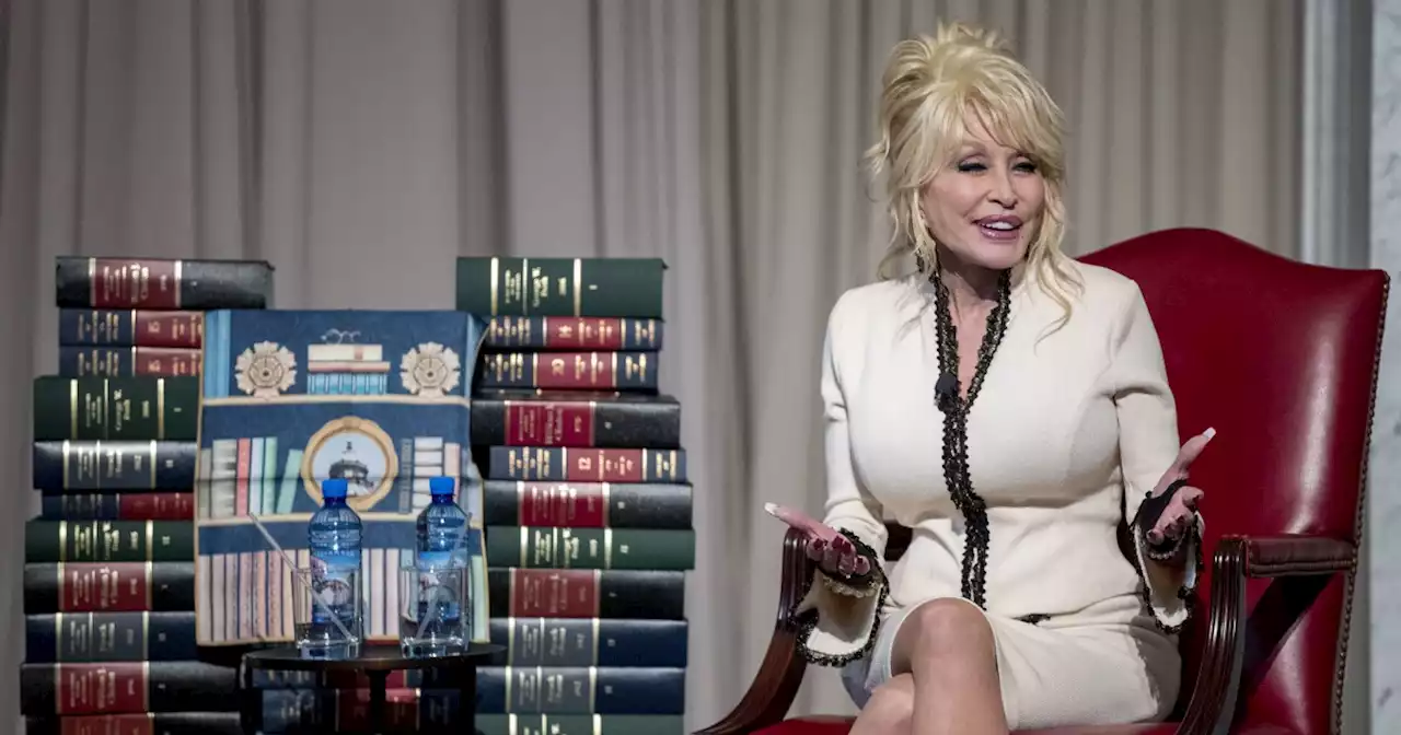 DeWine declares Aug. 9 'Dolly Parton Day' as country singer visits her 'Imagination Library' in Columbus