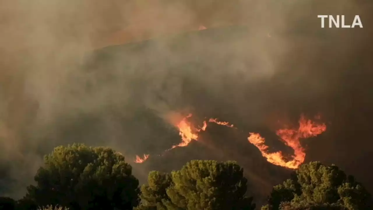 Evacuations in place as brush fire spreads to 5,208 acres in Castaic; some SB 5 Fwy lanes shut down