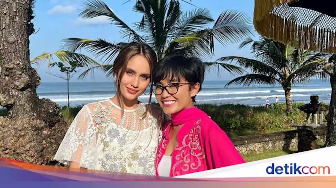 Rahasia Cerdas dan Sukses Cinta Laura dari Kacamata Sang Ibu