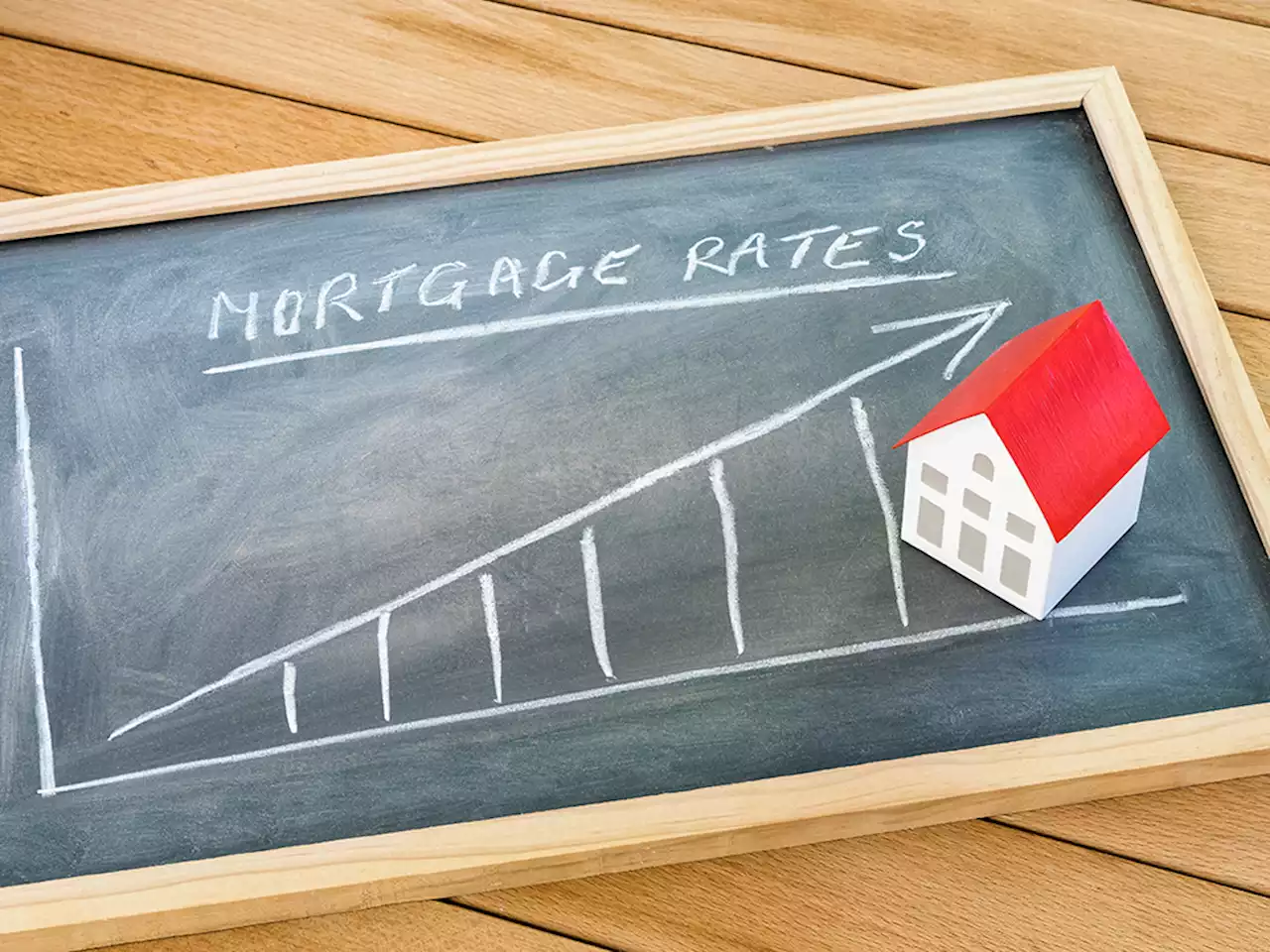 Posthaste: Variable-rate mortgages growing in popularity despite Bank of Canada rate hikes