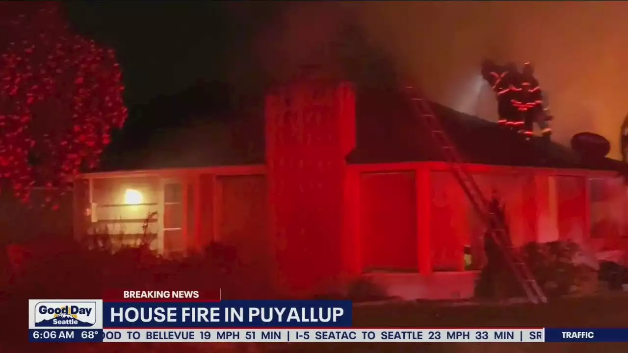 Firefighter hurt in Puyallup house fire