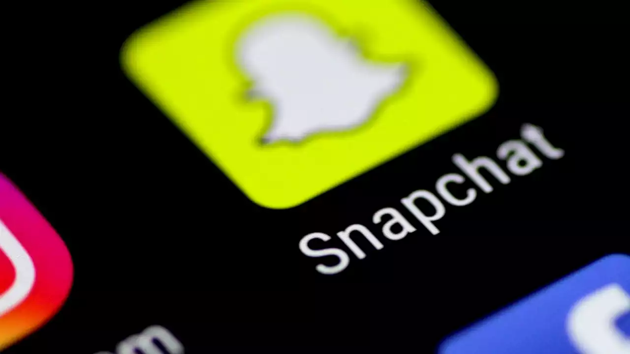 Snapchat makes 'deep' staffing cut to ‘weather’ the economic storm: Tech analyst