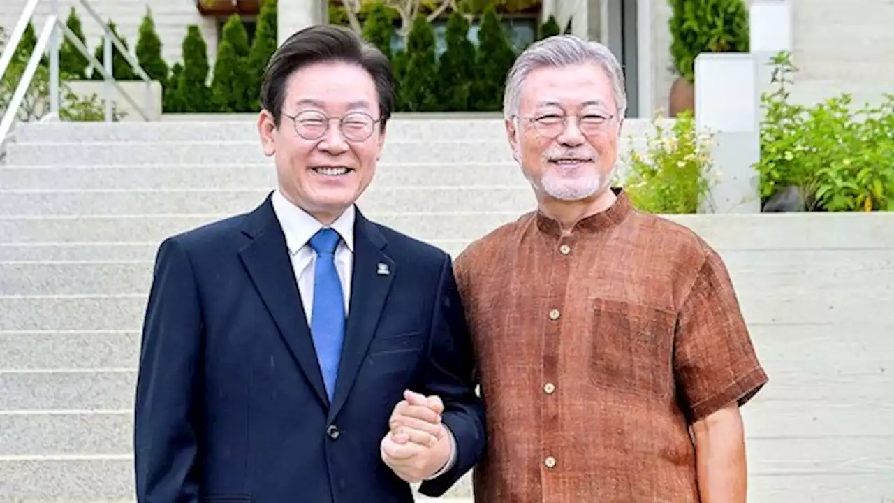 [단독] 문 '연말 경제 악화될텐데…윤 정부 민생 집중 못해 걱정'