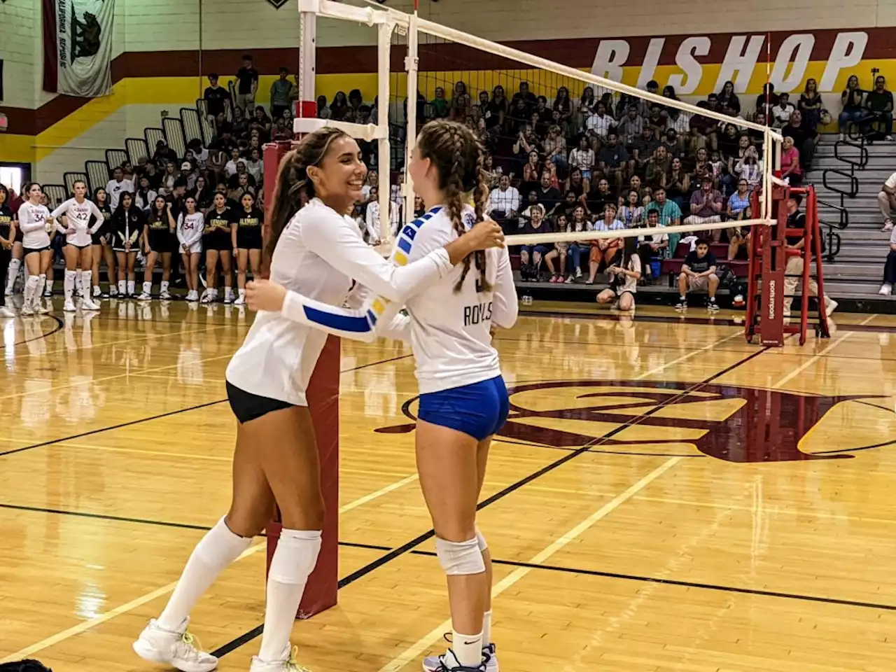 El Camino Real volleyball’s Grace Hazelton receives heart-warming support after death of her mother