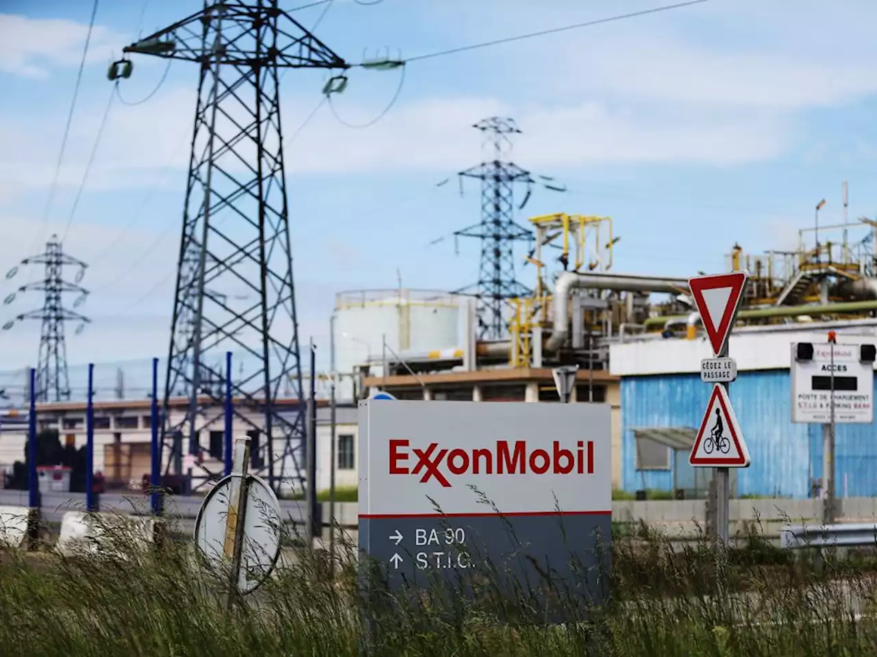 Imperial, Exxon complete $1.9-billion sale of XTO Energy Canada to Whitecap Resources