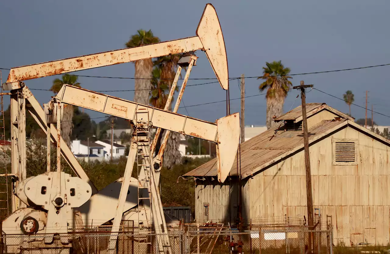 California Lawmakers Move to Ban New Oil Wells Within 3,200 Feet of Homes and Schools