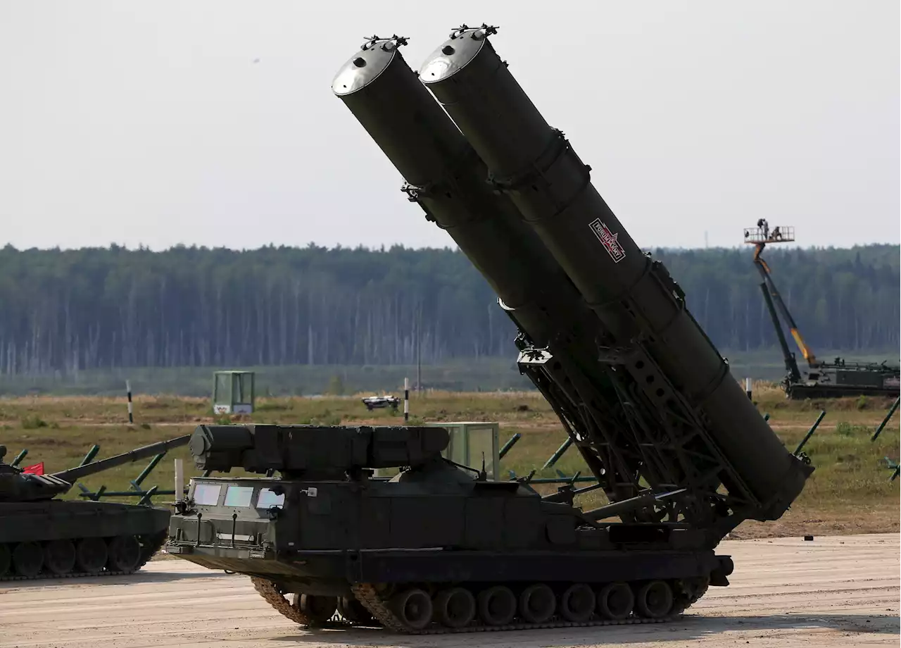 Russia missile launch goes spectacularly wrong in video