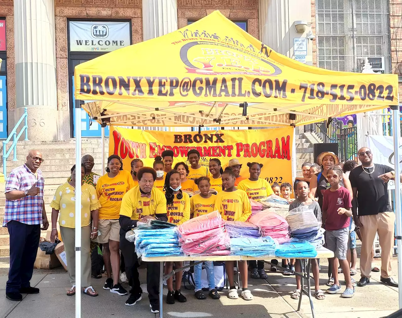 Bronx Y.E.P. hosts book bag giveaway - New York Amsterdam News