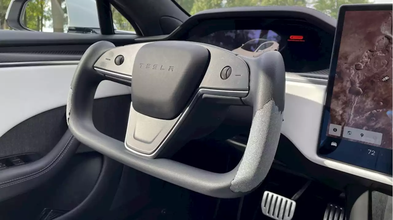 Here's what a rental Tesla Model S Plaid's interior looks like after 19,000 miles