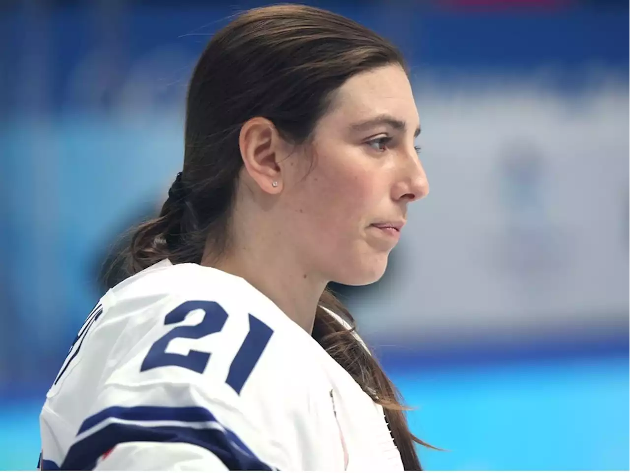 Hilary Knight passes Wickenheiser for women's world hockey championship record