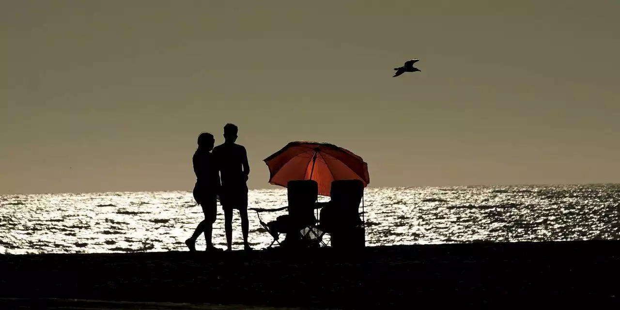 Heat Wave Hits Western U.S., With High Temperatures Expected Through Labor Day Weekend