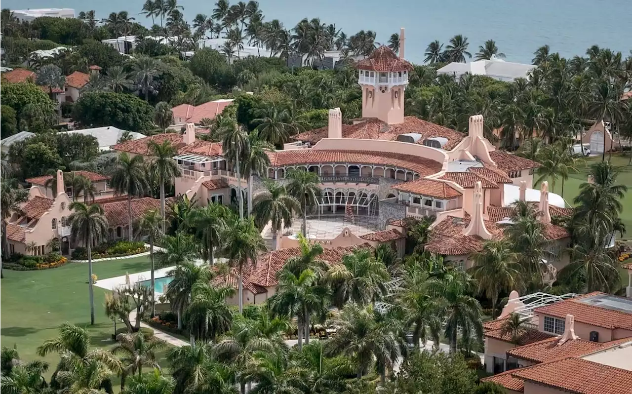 What Trump Mar-a-Lago photo shows vs. what we know about handling classified documents