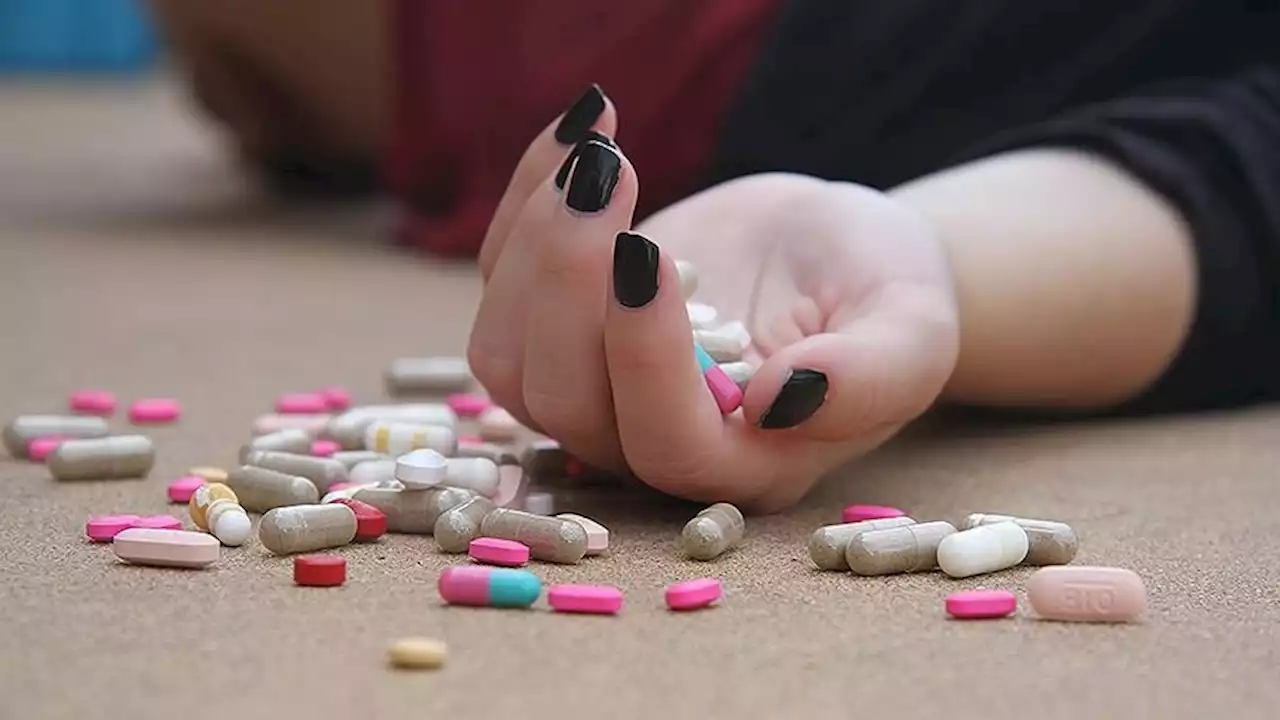 روزانه 15 نفر در ایران «اقدام به خودکشی» می‌کنند