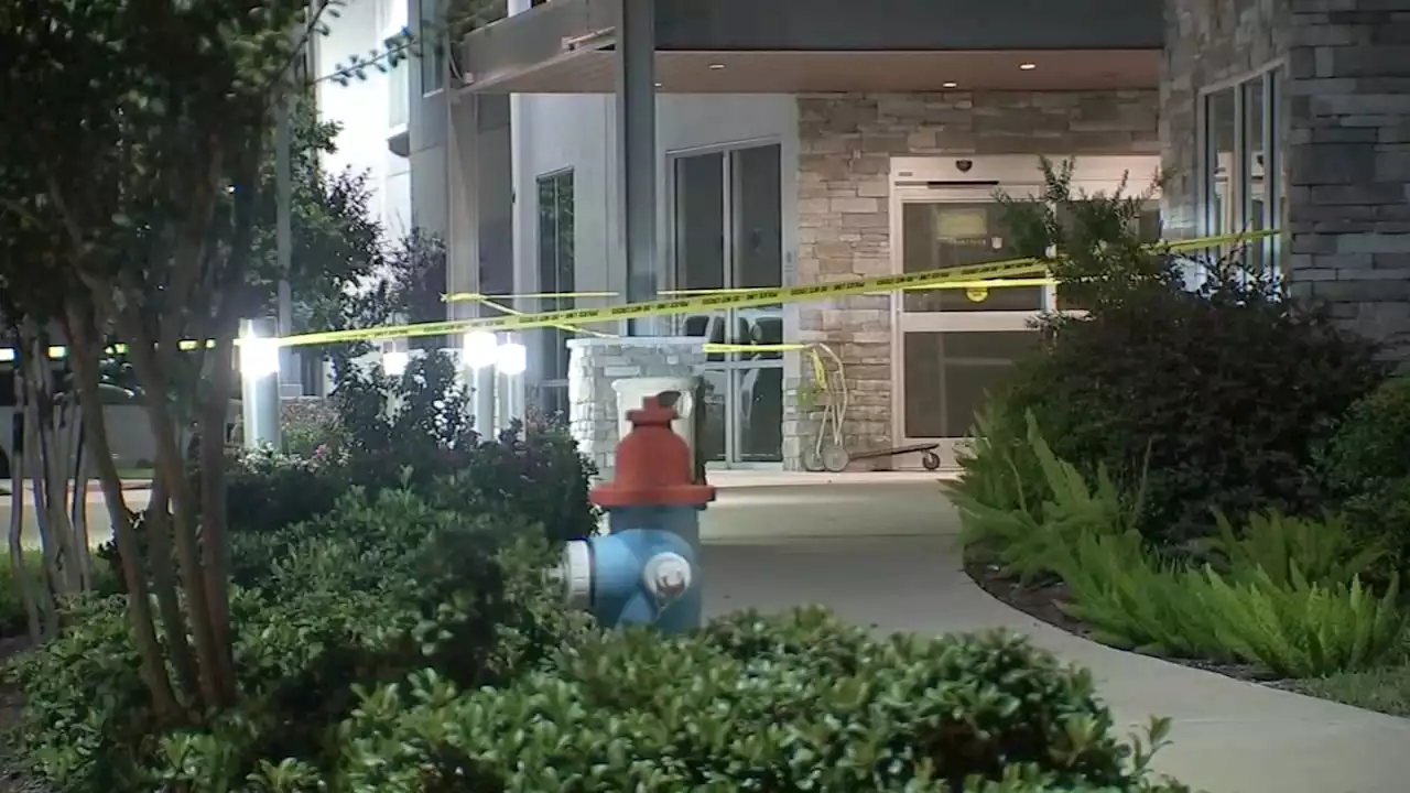 Man stabbed to death in parking lot of hotel near Bush Intercontinental Airport