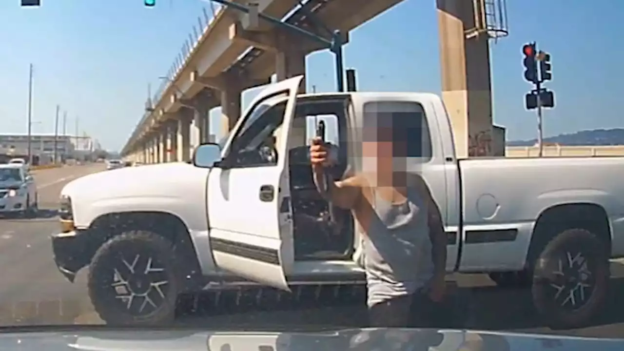 Terrifying video: Driver opens fire on another driver at Oakland intersection