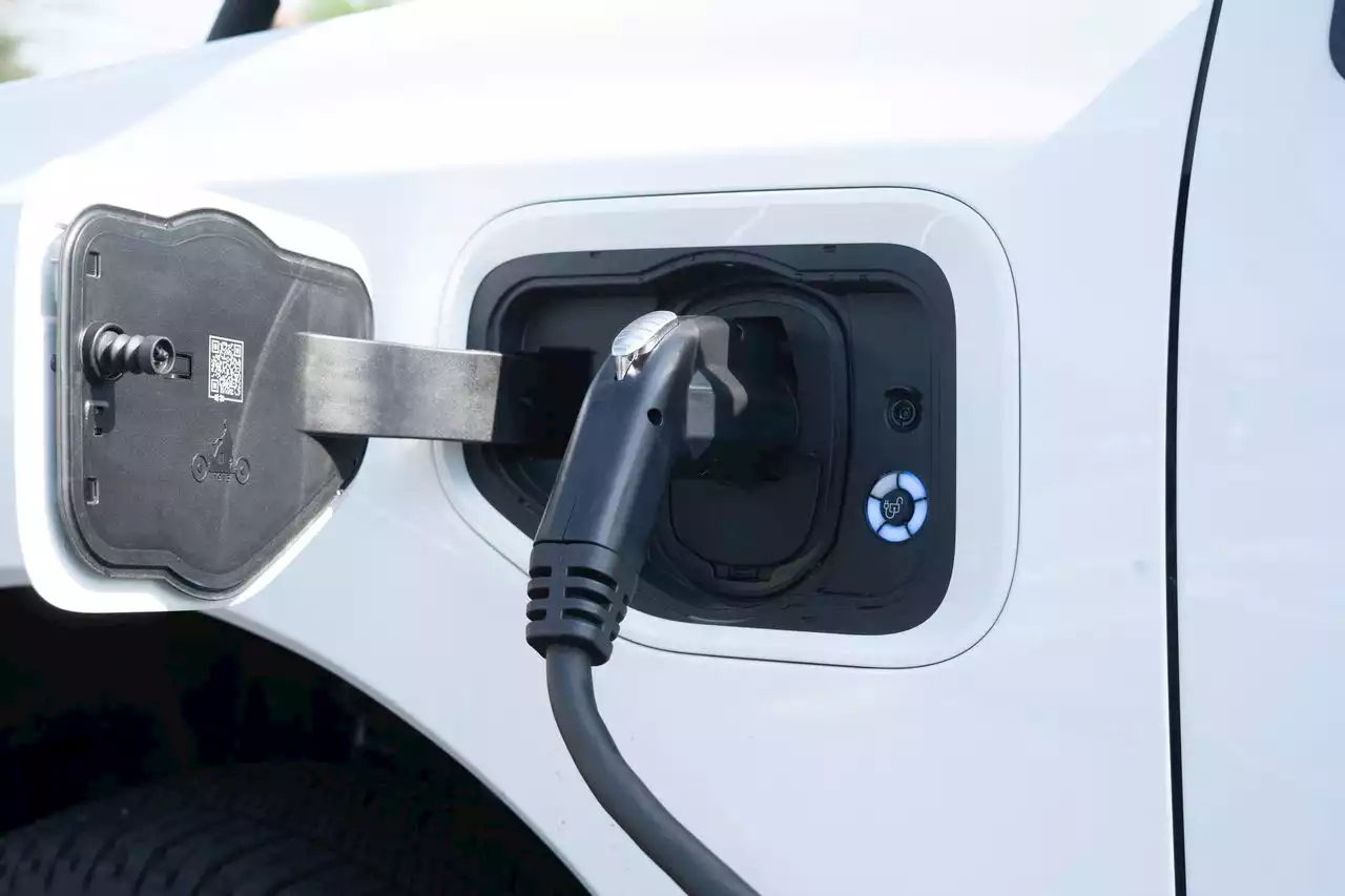 TVA launches first electric vehicle charging station on I-65 corridor in Alabama