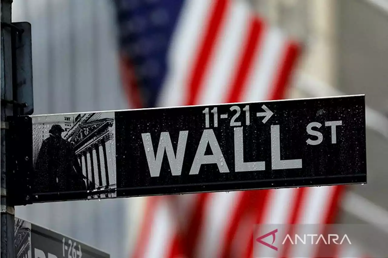 Wall St menguat didorong reli saham teknologi, catat kenaikan mingguan