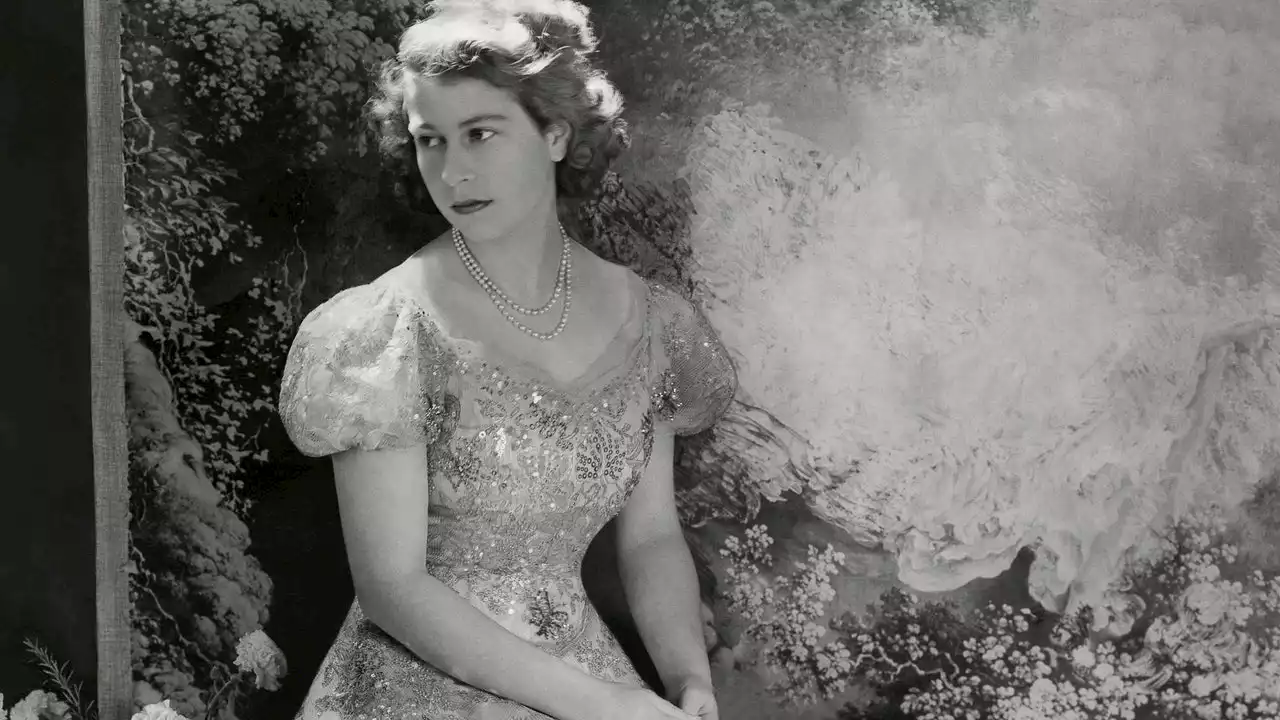 Cecil Beaton On His Years Of Photographing The Queen For British Vogue