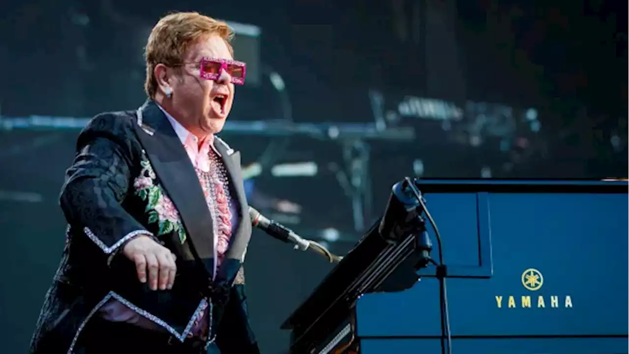 'She worked bloody hard,' Elton John says of Queen Elizabeth at his final Toronto show | CBC News