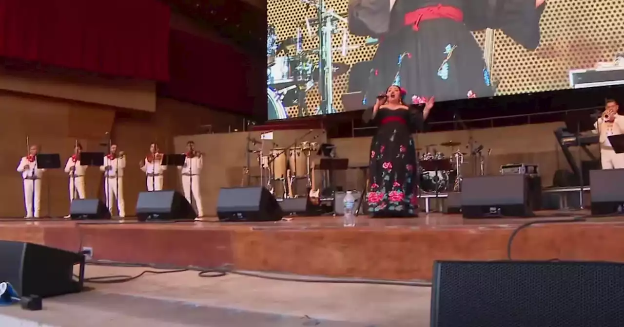 Crowd turns out for free Selena tribute concert at Millennium Park