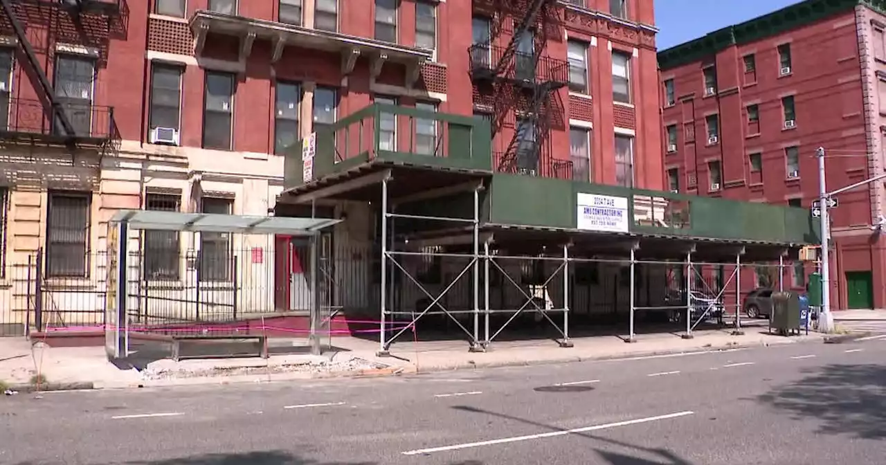 Tenants sound off on deplorable conditions at Harlem apartment building: 'It's a slum'