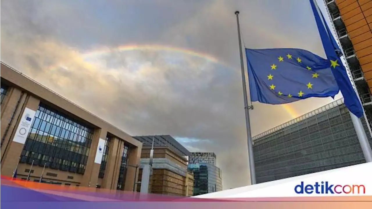 Ratu Elizabeth II Wafat, Bendera Uni Eropa Berkibar Setengah Tiang