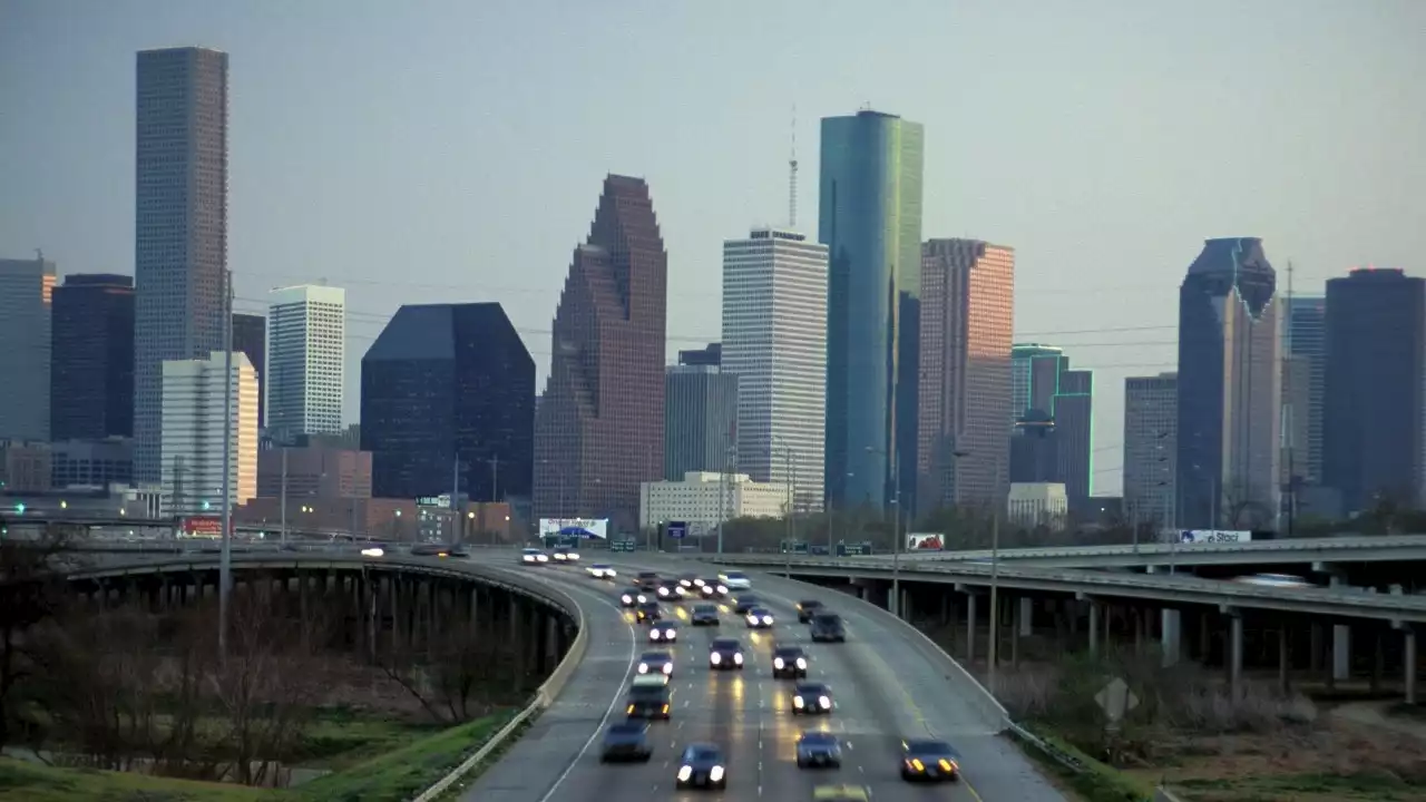 Texas teen shoots, kills two suspects breaking into Harris County home