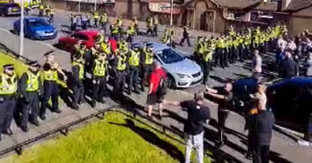 Glasgow street shut down by police as they attempt to prevent 'planned procession'