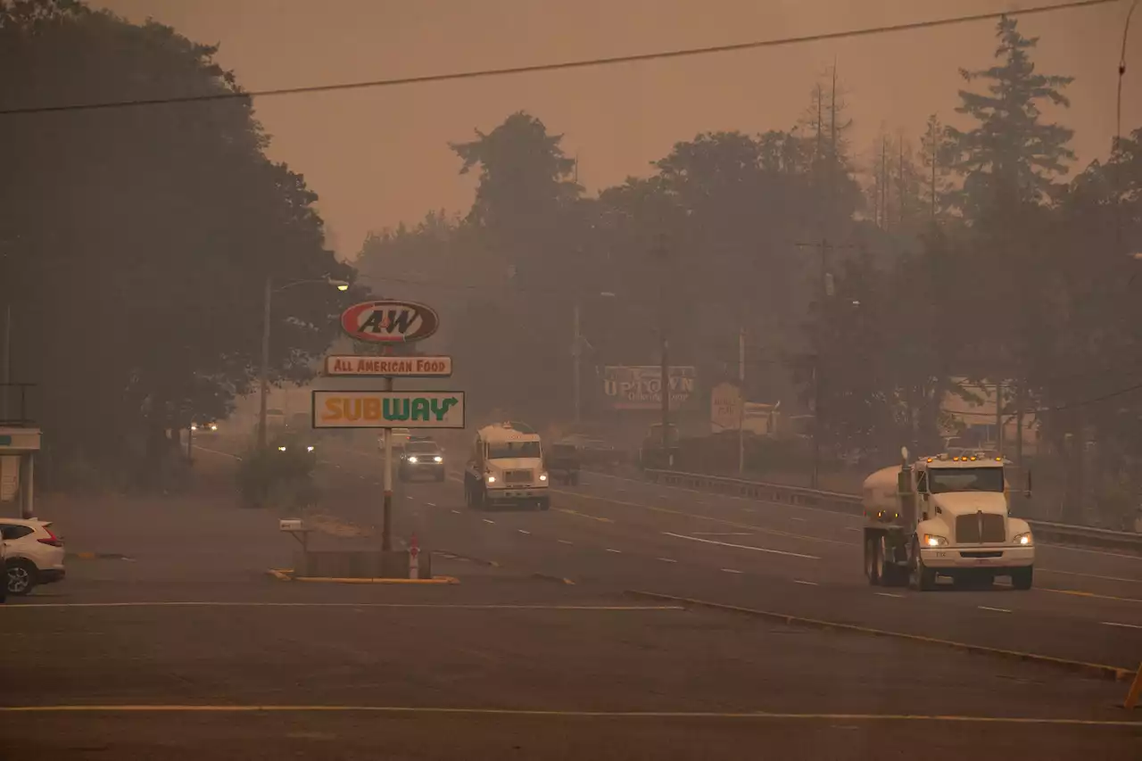 Oregon Shuts Off Power For Thousands Over Wildfire Fears