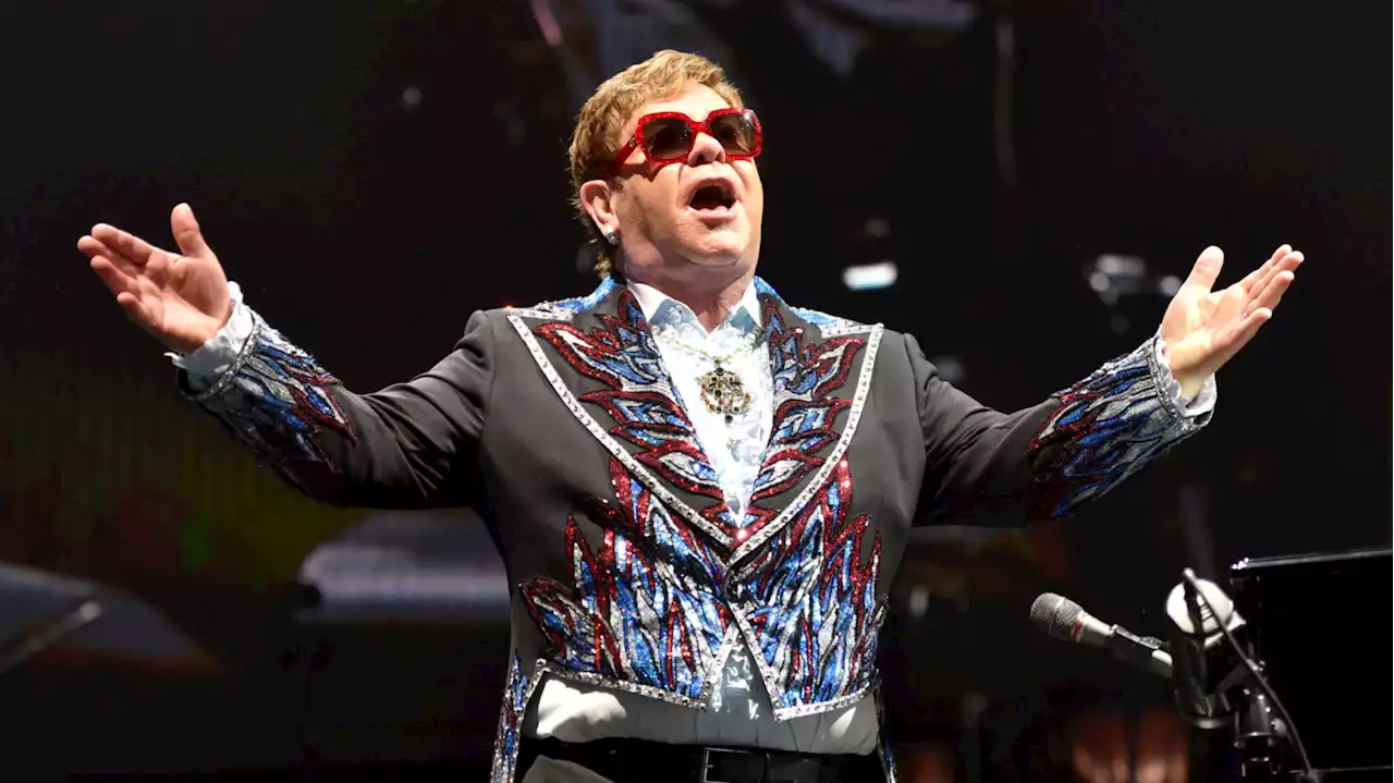 Watch Elton John Dedicate ‘Don’t Let The Sun Go Down On Me’ To Queen Elizabeth