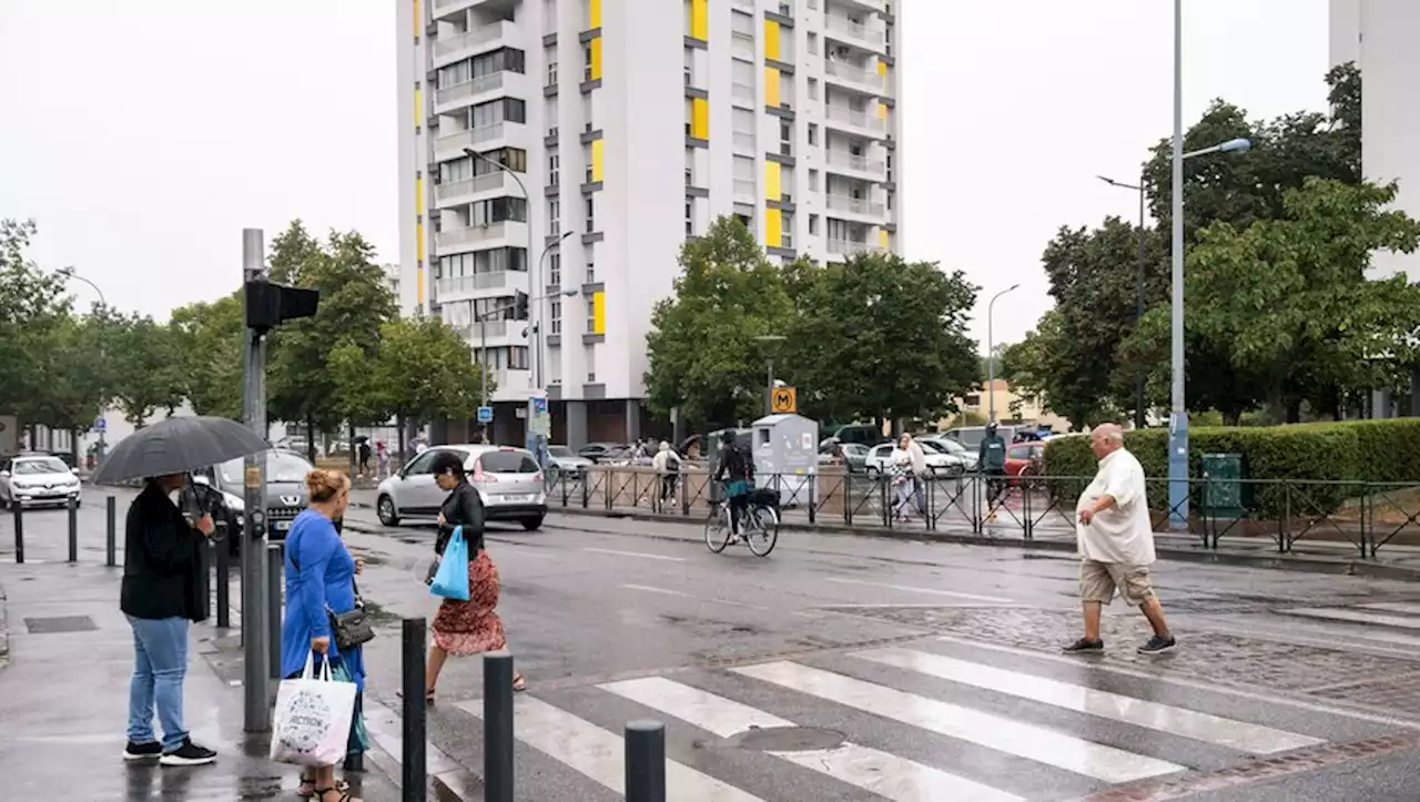 Rodéos urbains à Toulouse : l'été 'pétaradant' des habitants du quartier Bagatelle