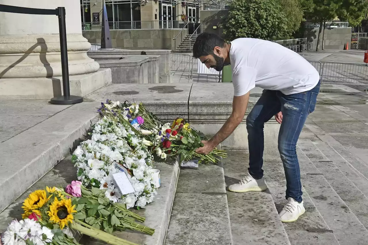 'She was mother of the world': People of Leeds gather to pay their respects to Queen Elizabeth II