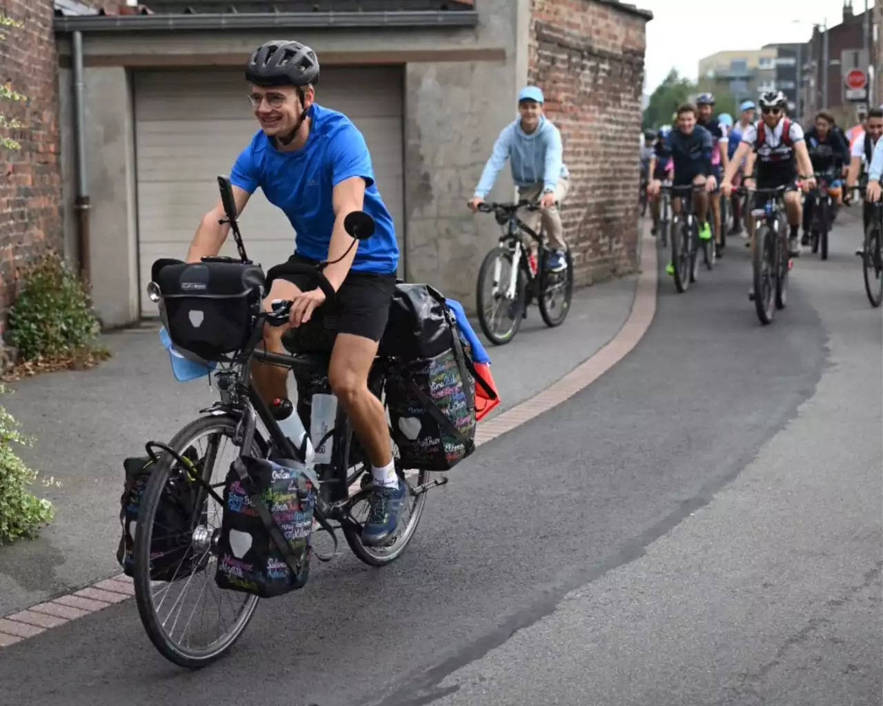 Il relie Lille à l'Afrique du Sud à vélo : Timothée, 21 ans, a pris le grand départ ce samedi