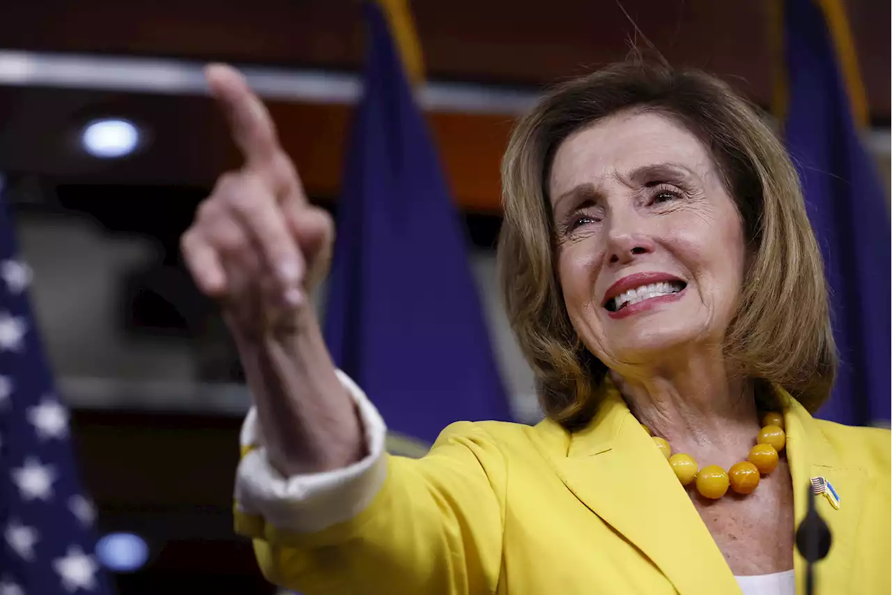 Democrats give Pelosi an ultimatum: Turn on Manchin or shut down government