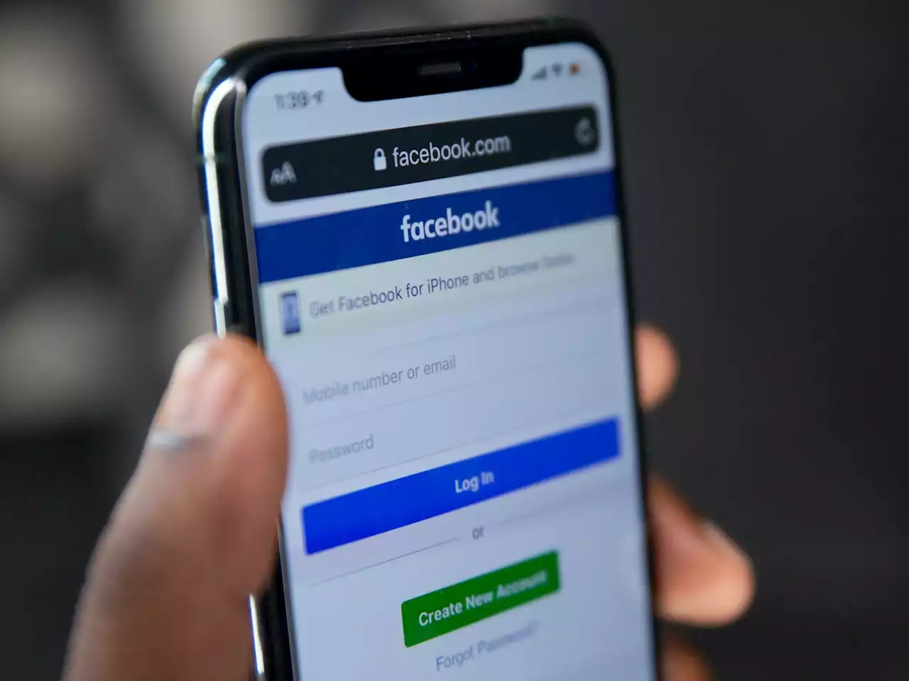 Websites are dropping Facebook's third-party login button