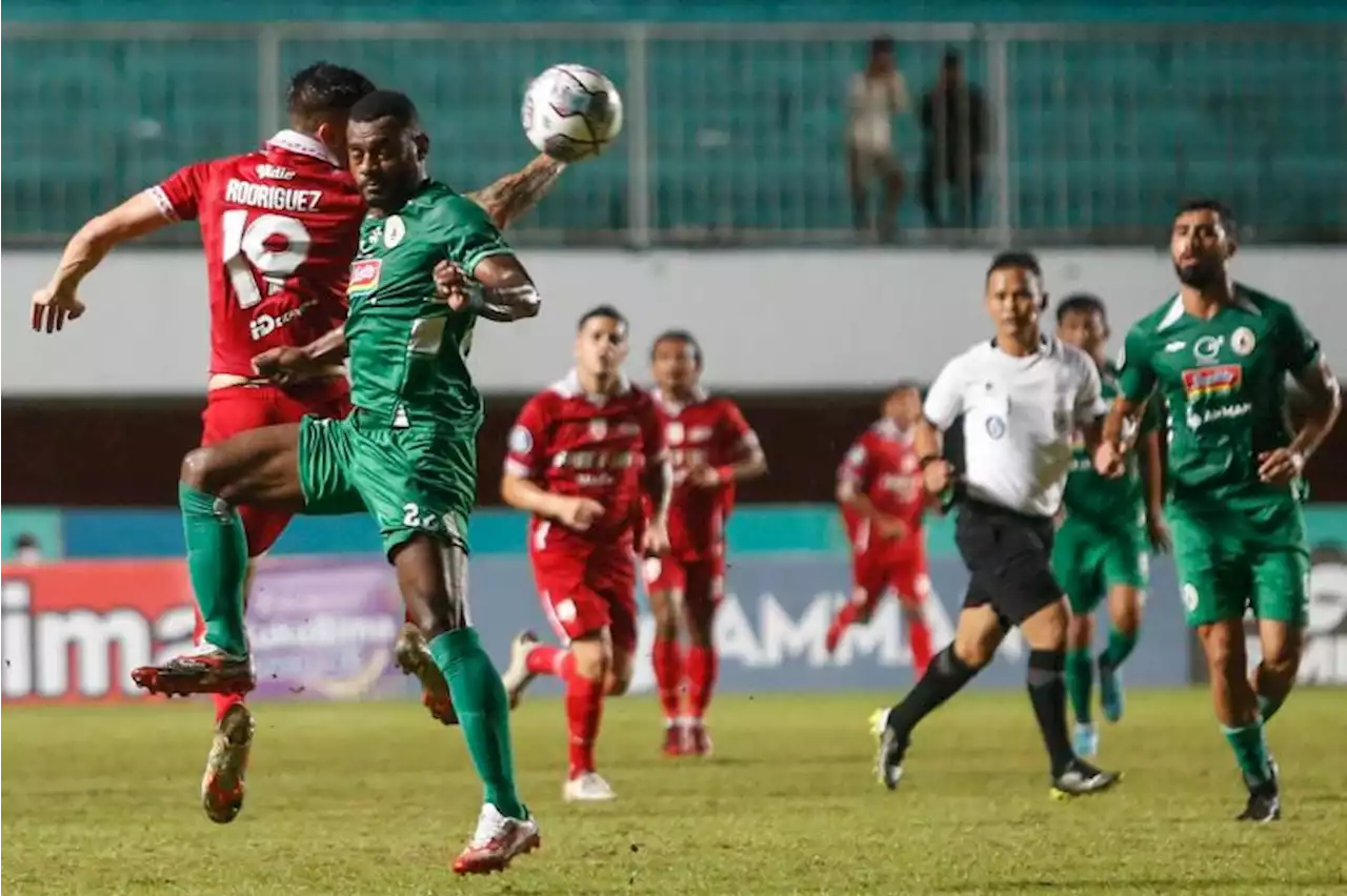 Diwarnai Gol Bunuh Diri, Persis Solo Ditekuk PSS Sleman 1-2 |Republika Online