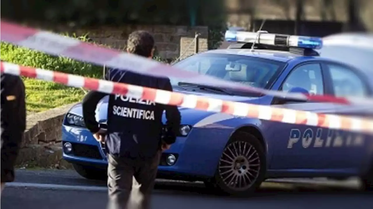 Spari in strada a Roma: killer esplode cinque colpi contro un pregiudicato