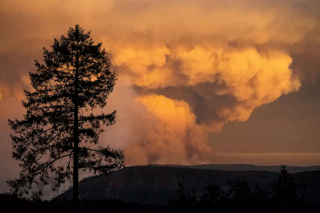 A California fire is spawning monster 40,000-foot-tall clouds