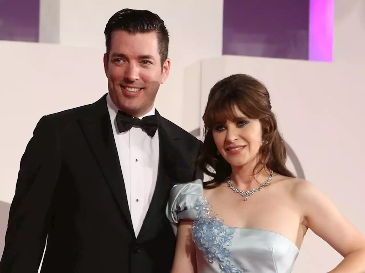 Zooey Deschanel & Jonathan Scott’s ‘Regular Date Night’ Photos Proves Their Love Story is an IRL Fairytale