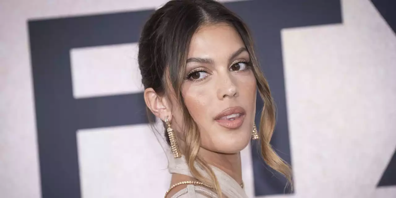 'Mon univers' : Iris Mittenaere en deuil, elle pleure le décès de sa grand-mère Claudie