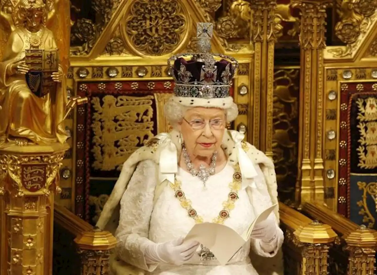 FG directs flags to fly at half-mast in honour of Queen Elizabeth II | TheCable