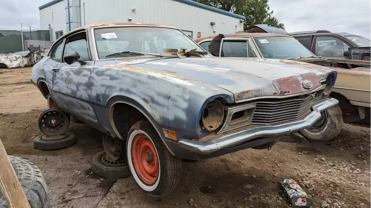 Junkyard Gem: 1971 Mercury Comet 2-Door Sedan