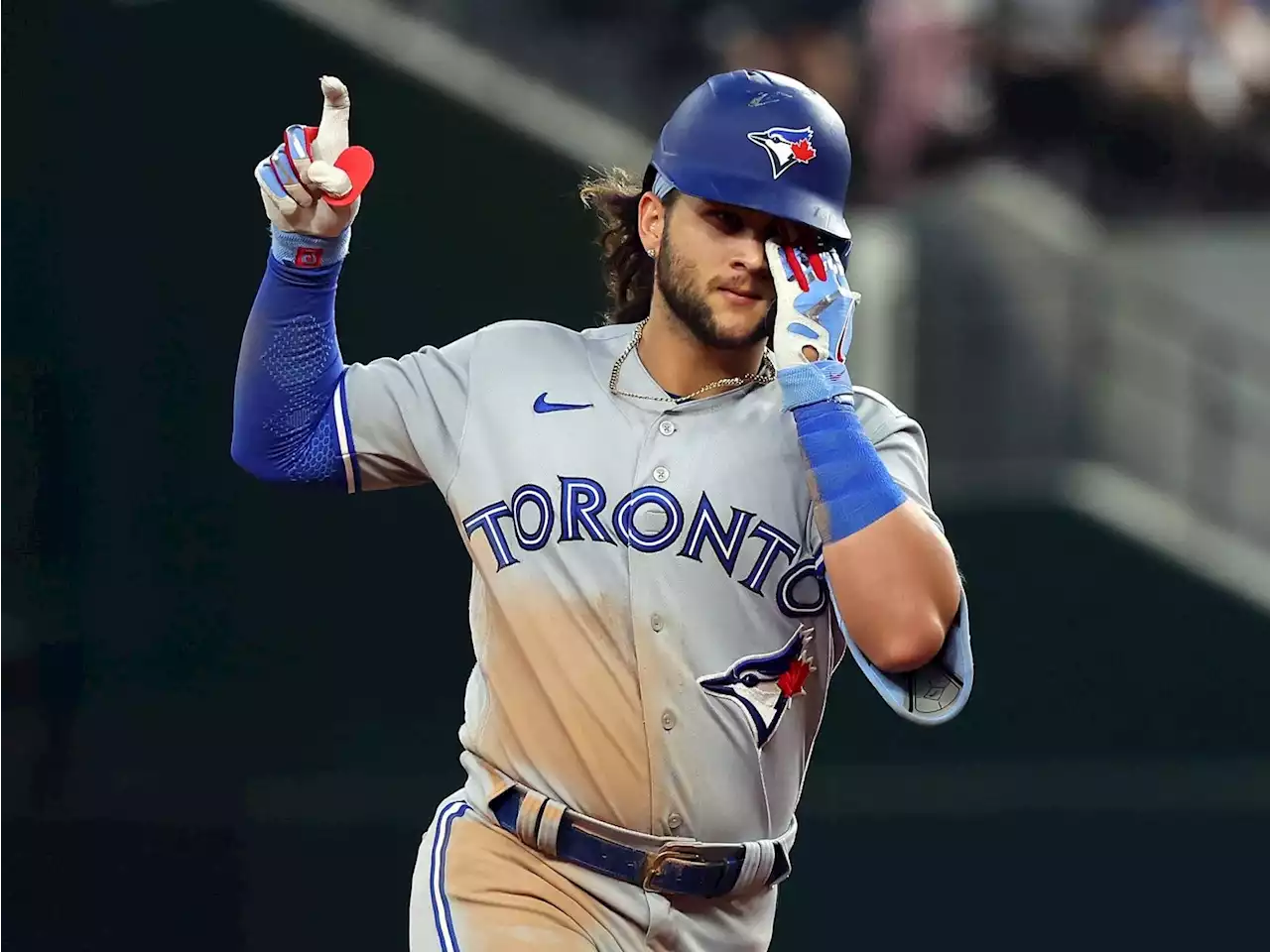 Blue Jays maintain their winning ways with ninth-inning run to topple Texas Rangers