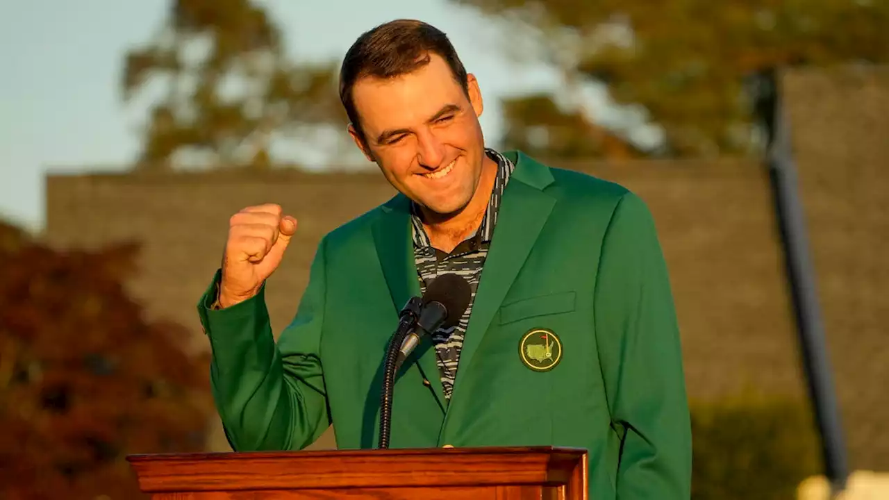 Scottie Scheffler presented PGA Tour Player of the Year award live on ESPN's College GameDay