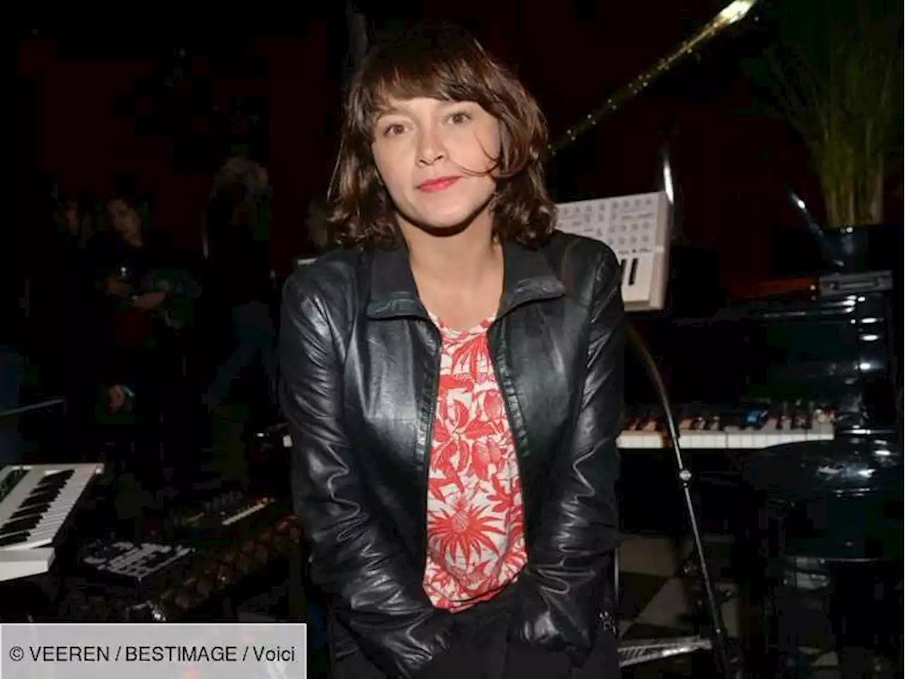 Emma de Caunes fête ses 46 ans : son mari est un célèbre musicien - Voici