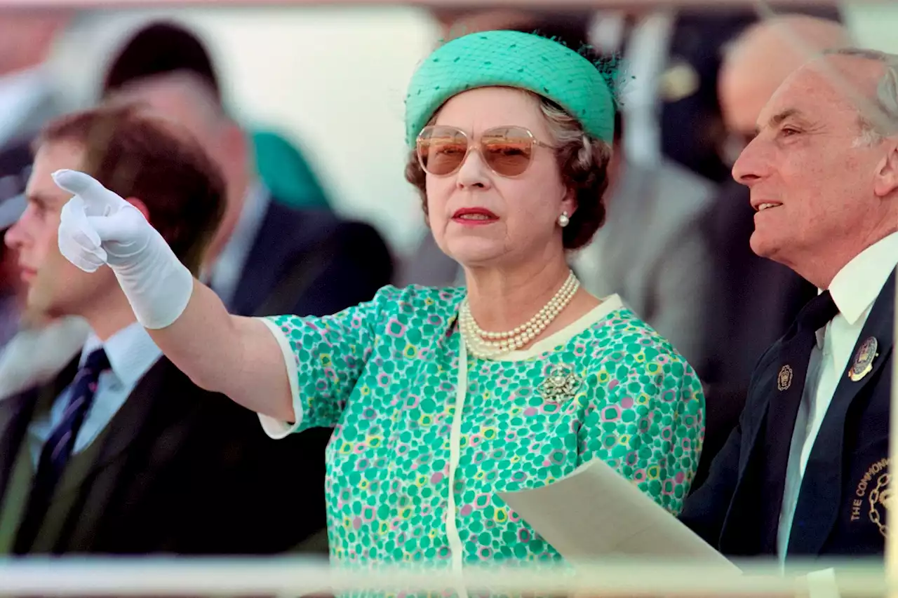 Queen Elizabeth, fashion icon? Yes.