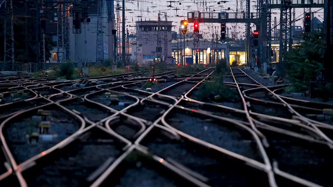 Bahnchaos rund um Köln: Experte fordert Modernisierung der Stellwerke