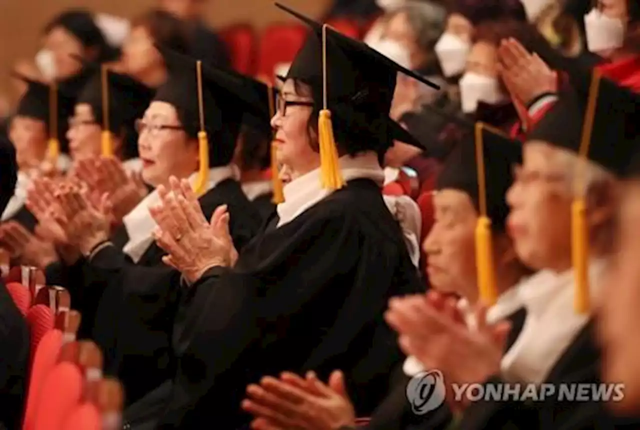 '글 못배운 恨 푸니 인생 봄날'…문해교육 학습자 50만명 넘어 | 연합뉴스